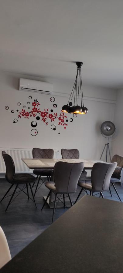 Ikon Apartman Hajdúszoboszló Buitenkant foto