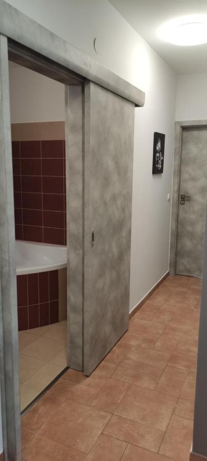 Ikon Apartman Hajdúszoboszló Buitenkant foto