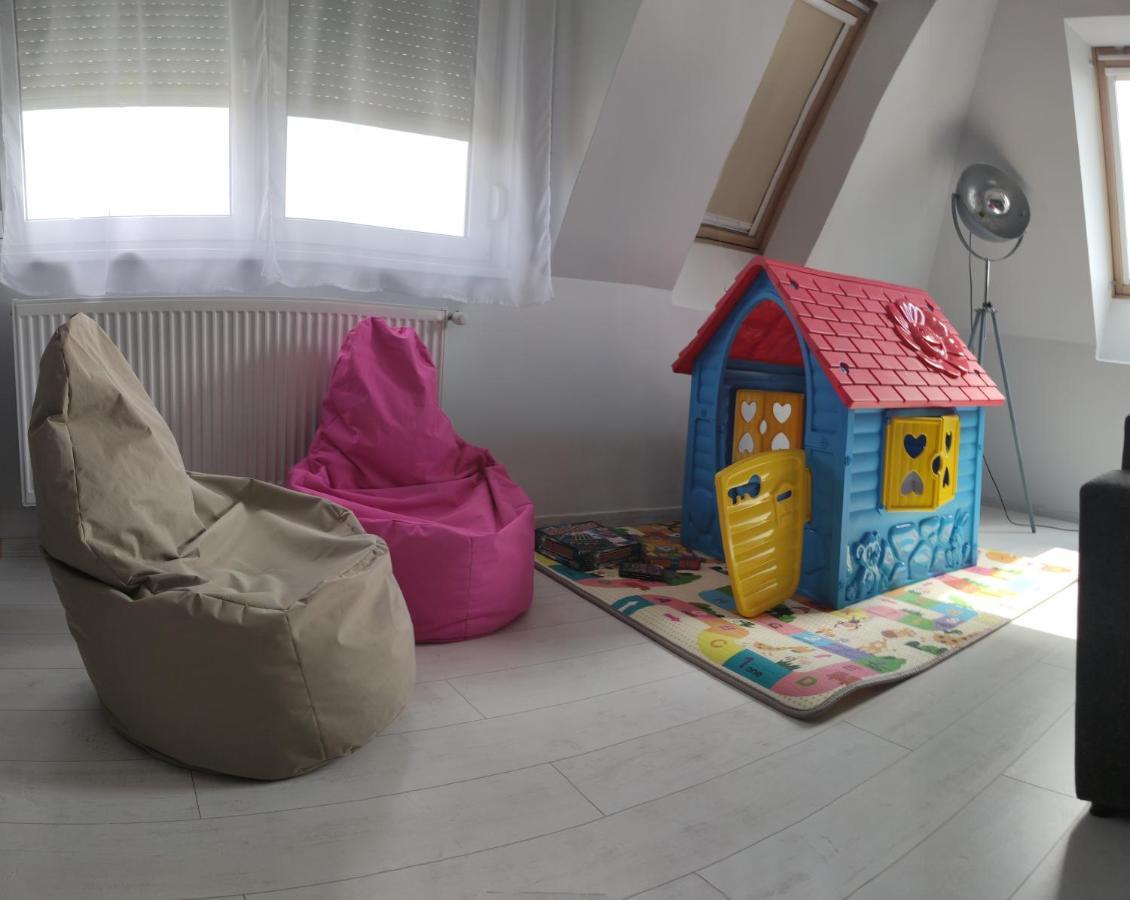 Ikon Apartman Hajdúszoboszló Buitenkant foto