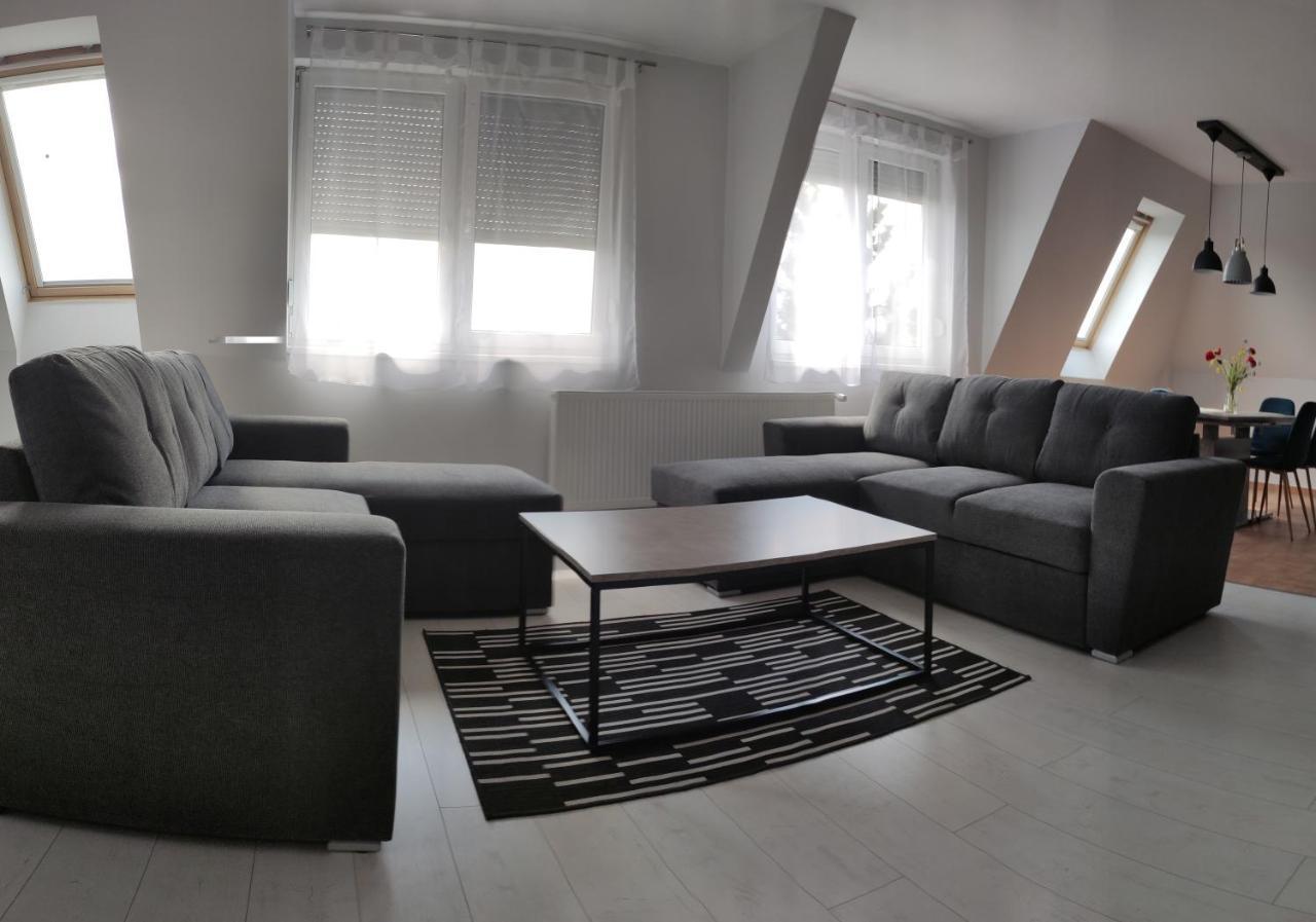 Ikon Apartman Hajdúszoboszló Buitenkant foto