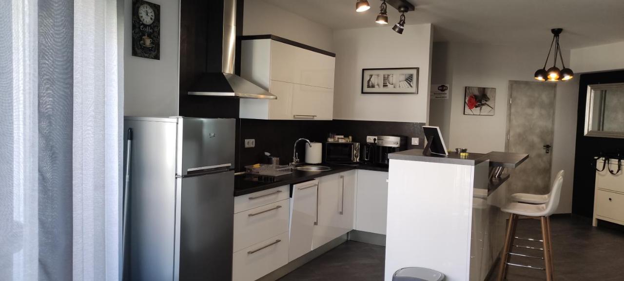 Ikon Apartman Hajdúszoboszló Buitenkant foto