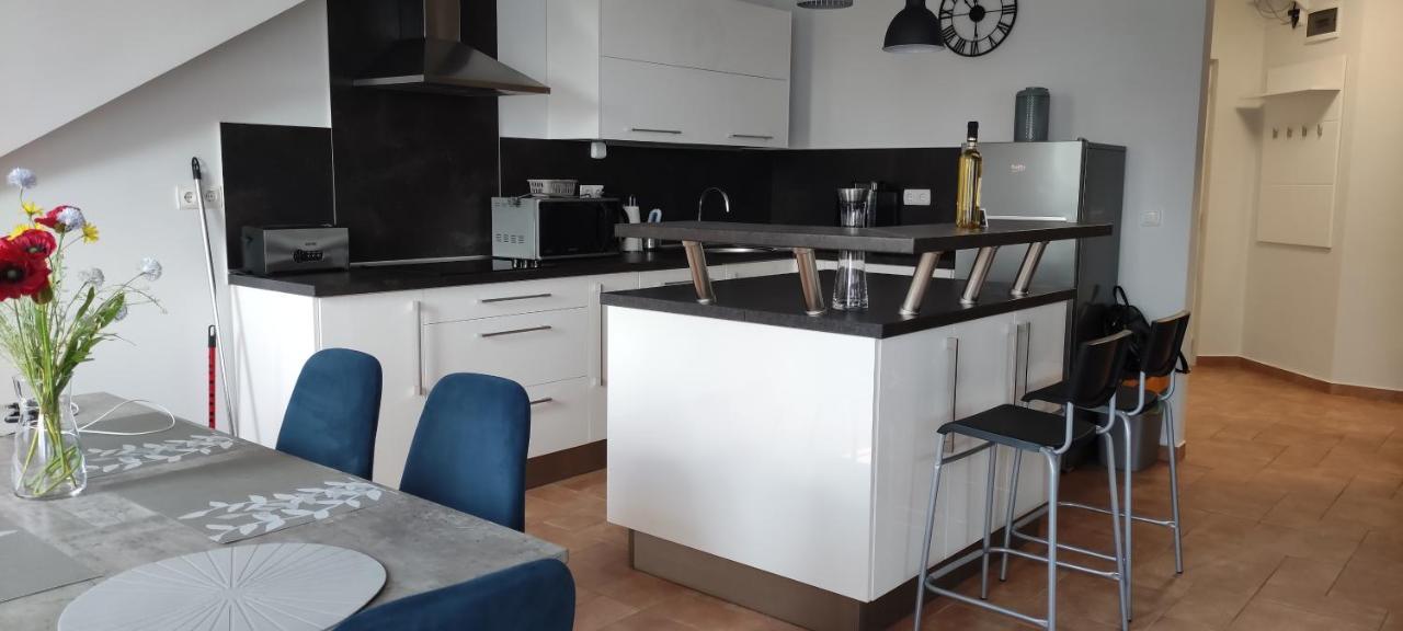 Ikon Apartman Hajdúszoboszló Buitenkant foto