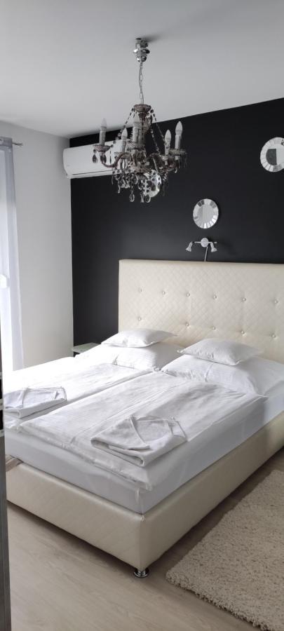 Ikon Apartman Hajdúszoboszló Buitenkant foto
